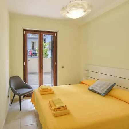 דירה 3 Bedroom Cozy In *