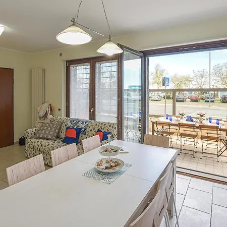 Apartment 3 Bedroom Cozy In