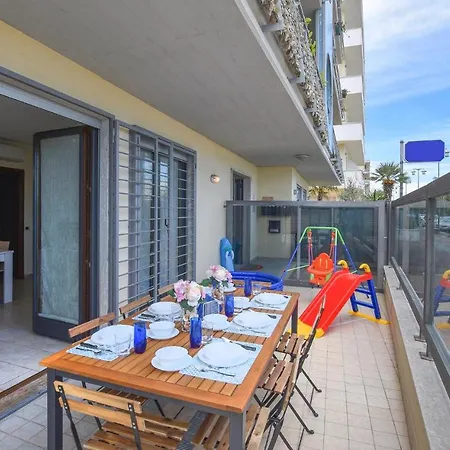 Apartment 3 Bedroom Cozy In *